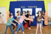 Noc piratów taniec