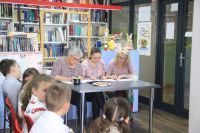 Komisja licząca punkty uczniów zdobyte podczas konkursu aby wyłonić zwycięzców