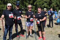 Zdjęcie grupowe uczestników biegu NordicWalking