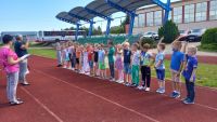Składanie przysięgi przez uczniów klas pierwszych