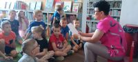 Zapoznanie dzieci z zasadami obowiązującymi w bibliotece i rozwiązywanie zagadek o tematyce bibliotecznej przez...