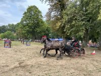Stajnia Zaręba - Dawid Rogoziński z luzaczką Aliną Raczyńską. Zdobywcy drugiego miejsca w konkursie.