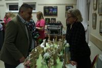 Degustacja potraw przez uczestników festiwalu