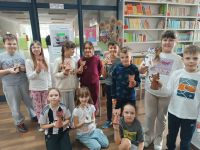 Zdjęcie grupowe uczniów klasy pierwszej