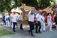 Wieniec sołectwa Nowa Wieś w korowodzie dożynkowym