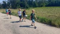 Dzieci z Klubu Młodzieżowego w Wielgiem 1 na warsztatach z astronomii.