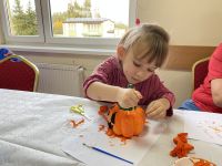 Halloweenowe zajęcia plastyczne dla dzieci.