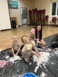 Zabawa na zajęciach ogólnorozwojowych.