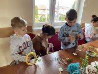 Uczestnicy na warsztatach wielkanocnych.