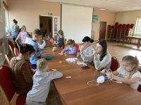 Uczestnicy na warsztatach wielkanocnych.