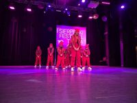 Grupy taneczne na turnieju.