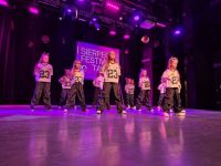 Grupy taneczne na turnieju.