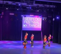 Grupy taneczne na turnieju.